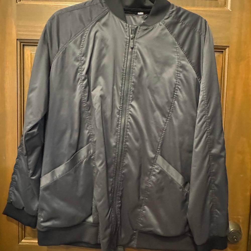 Lululemon Trace Bomber Jacket 
Size 10 
like new!  
Black